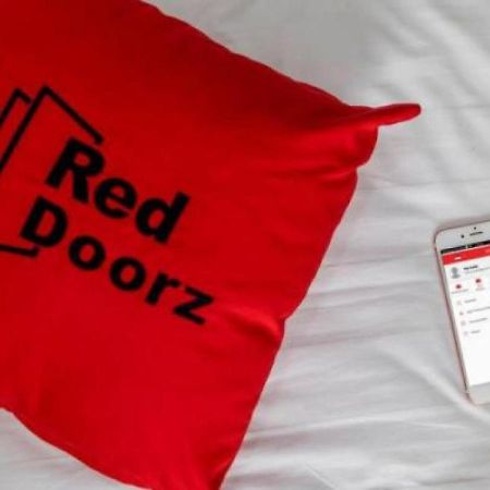 Reddoorz Near Rs Cikini Джакарта Екстериор снимка