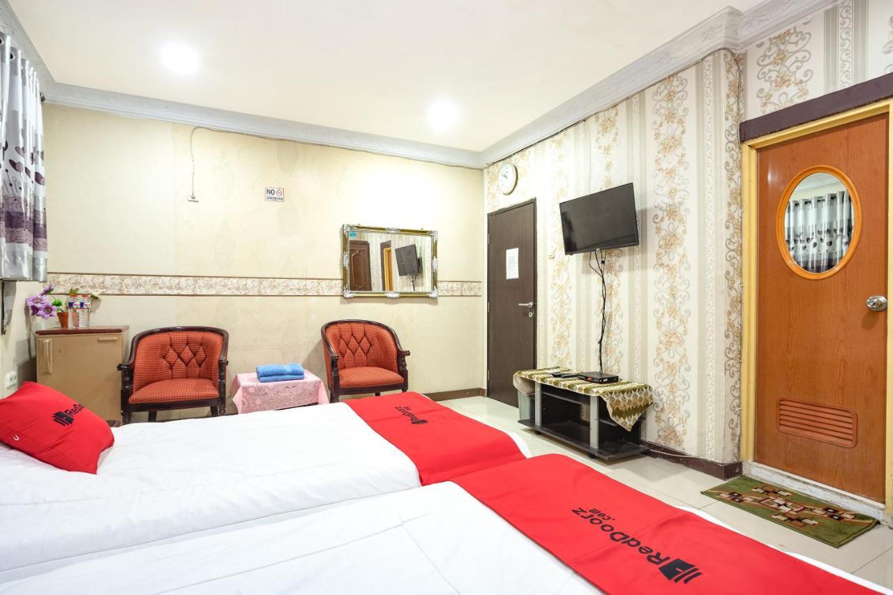 Reddoorz Near Rs Cikini Джакарта Екстериор снимка
