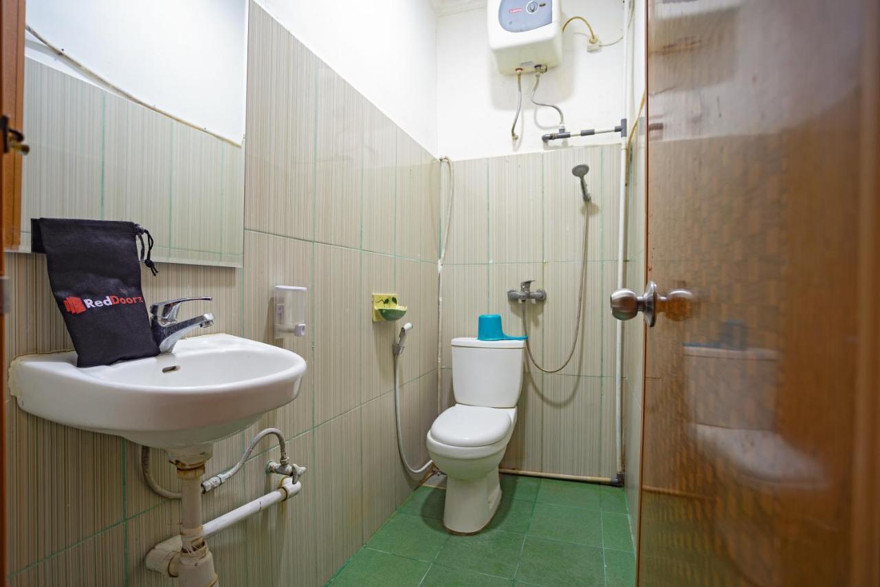 Reddoorz Near Rs Cikini Джакарта Екстериор снимка