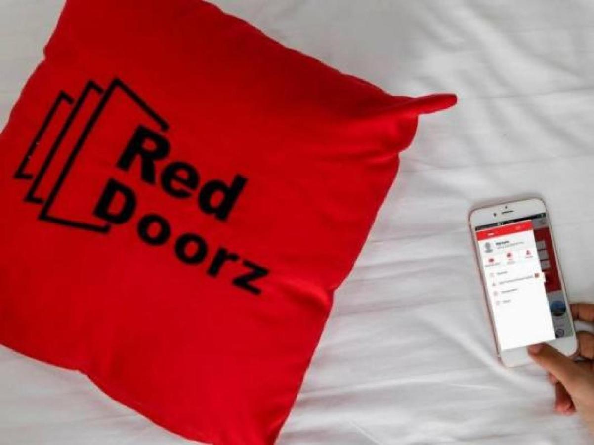 Reddoorz Near Rs Cikini Джакарта Екстериор снимка